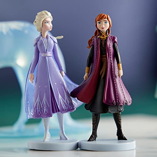 Disney Store Set de Nueve figuritas de Lujo de Frozen 2, Incluye a Anna y Elsa con su Traje de Viaje, la Reina Anna, Elsa la Reina de Las Nieves, Mattias, Nokk, Sven, Olaf y Kristoff.