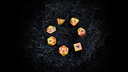 Gate Keeper Games Phoenix Halfsies Dice - Juego de dados poliédricos de 7 troqueles - Naranja ardiente y cola de fénix amarilla - Numeración negra