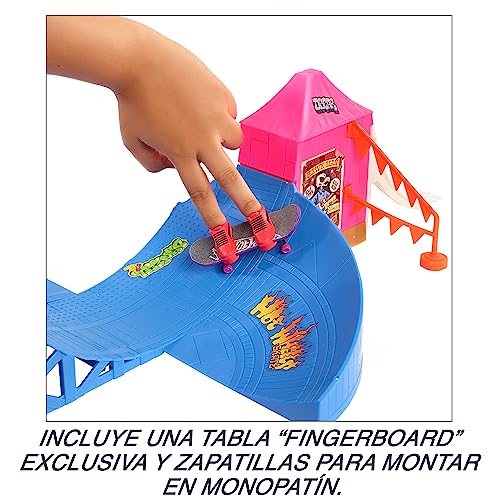 Hot Wheels Parque de skate de atracciones Set de juego con monopatín de juguete y zapatillas para dedos, +5 años (Mattel HGT95)