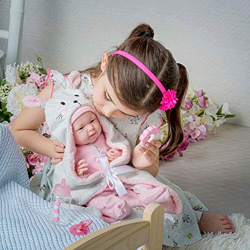 JC TOYS- Muñeca La Newborn recién Nacida de 38 cm es de Vinilo Suave, Incluye Pelele y 5 Accesorios, Rosa, diseñada en España por Berenguer, 2 años