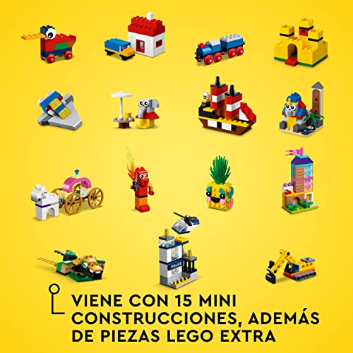 LEGO 11021 Classic 90 años de Juego, Caja de Ladrillos Creativos, 15 Mini Juguetes de Modelos Construcción Icónicos, Navidades 2022, Regalos Navidad