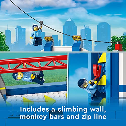 LEGO City Police Training Academy 60372, juego de estación con carrera de obstáculos, figura de caballo, juguete de bicicleta cuádruple y 6 minifiguras de oficiales, para niños a partir de 6 años