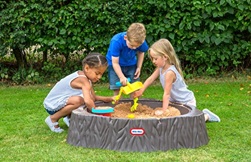 Little Tikes Woodland Sandbox - Diseño de Tronco de Árbol con Zona de Juego Amplia, 3 Asientos y Tapa - Para Niños de 24+ Meses