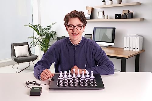 Millennium The King Competition - el Ordenador de ajedrez con Niveles adaptativos, Chess960 y 81 LED para Ver los Movimientos. Jugar Online con el módulo ChessLink