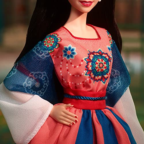 Barbie Signature Año Nuevo Lunar, muñeca asiática con pelo negro y traje tradicional, juguete de colección, regalo +16 años (Mattel HJX35)