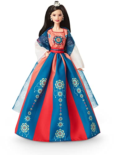 Barbie Signature Año Nuevo Lunar, muñeca asiática con pelo negro y traje tradicional, juguete de colección, regalo +16 años (Mattel HJX35)