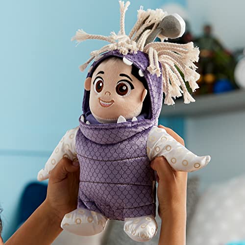 Disney Store: muñeca de Peluche de Boo, Monstruos S.A., 23 cm, confeccionada en un Tejido de Peluche con Detalles Bordados, Juguete Adecuado para Todas Las Edades