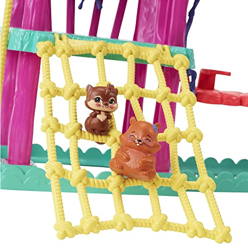 Enchantimals City Tails Parque de juegos de Sabine y Seneca Squirrel Dos muñecas con mascotas ardilla y set de juego con accesorios, juguete de regalo +4 años (Mattel HHC16)