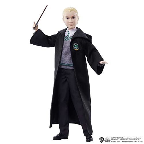 Harry Potter Draco Malfoy Muñeco articulado con capa y varita, juguete +6 años (Mattel HMF35)