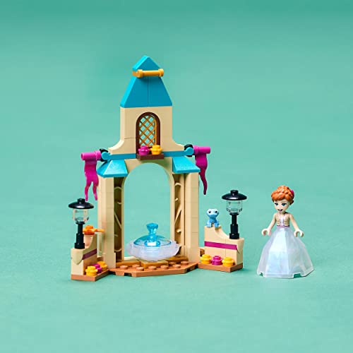 LEGO 43198 Disney Frozen Patio del Castillo de Anna, Frozen Juguetes de Construcción, Juego de Princesas, Mini Muñeca y Vestido de Diamante