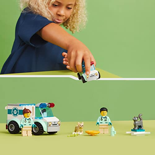 LEGO 60382 City Furgoneta Veterinaria de Rescate, Figuras de Animales, Coche de Juguete, Set Aprendizaje para Niños de 4 Años o Más, Juego Veterinario