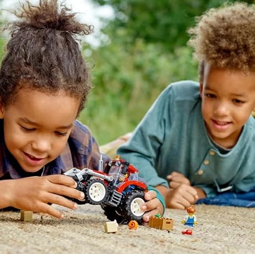 LEGO City Big Wheel 66772 - Juego de juguetes de construcción 2 en 1 para tractor y excavadora de construcción, más paquete de bonificación de jardín de granja y espantapájaros, gran regalo para niños