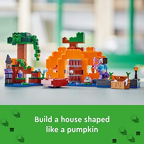 LEGO Minecraft The Pumpkin Farm 21248 Juguete de construcción, acción práctica en el bioma del pantano con Steve, una bruja, rana, barco, cofre del tesoro y parche de calabaza, juguete de Minecraft