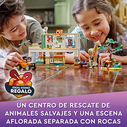 LEGO 41717 Friends Rescate de la Fauna Salvaje de Mía, Juguete con Animales Cebra y Jirafa, Mini Muñecas y Coche, Regalos Navideños y Papá Noel