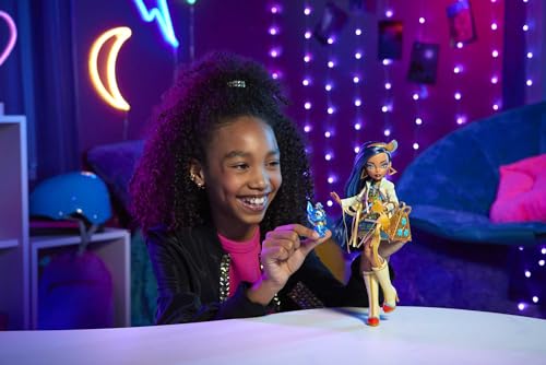 Monster High Cleo de Nile Muñeca articulada con mascota y accesorios de moda, juguete +4 años (Mattel HHK54)