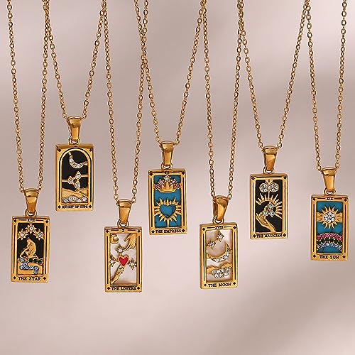 SAKEMA Collares simbólicos de Cartas de Tarot de Colores, Collar con Colgante de Cartas de Tarot de circonio Chapado en Oro de 18k, Collar de Tarot Amuleto de Buena Suerte (Luna)