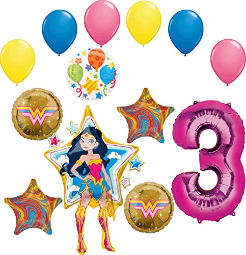 Decoración de ramo de globos para fiesta de tercer cumpleaños de Wonder Woman